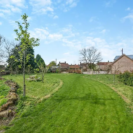 Ling At Holly House - Uk44468 * Newton-on-Rawcliffe